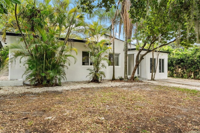 Building Photo - 750 NW 83rd Terrace