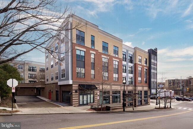 Building Photo - 989 S Buchanan St