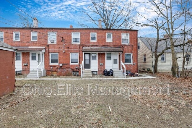 Building Photo - 2235 Homestead Dr