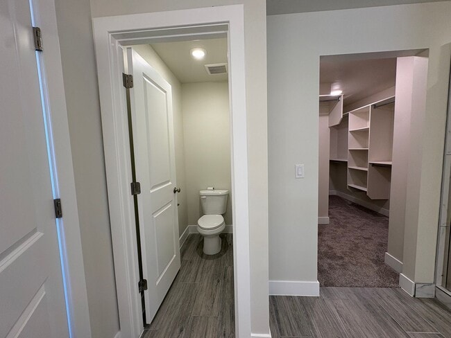 Building Photo - Brand New Townhome