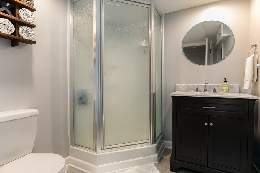 Downstairs bathroom - 1536 Gordon Dr