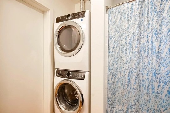 Building Photo - 121 12th Ave E