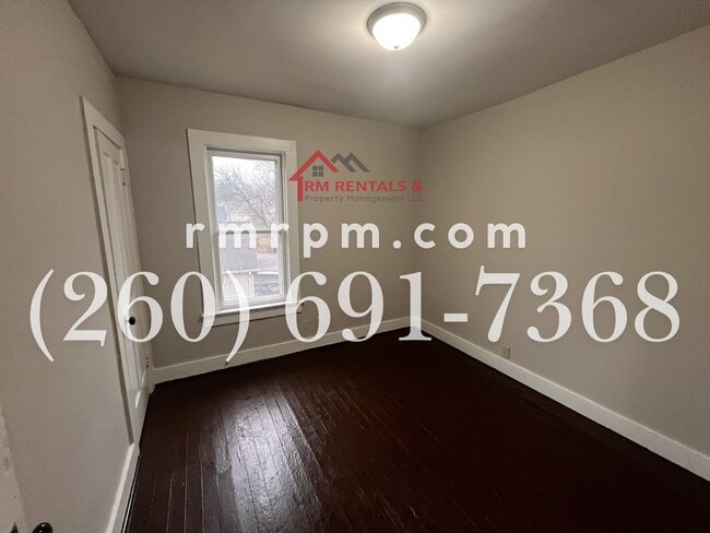 Building Photo - 439 E Taber St