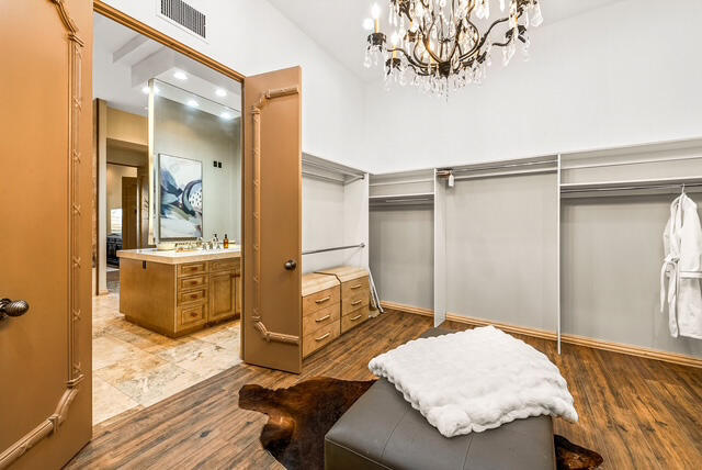 Building Photo - 20 Vía Condotti