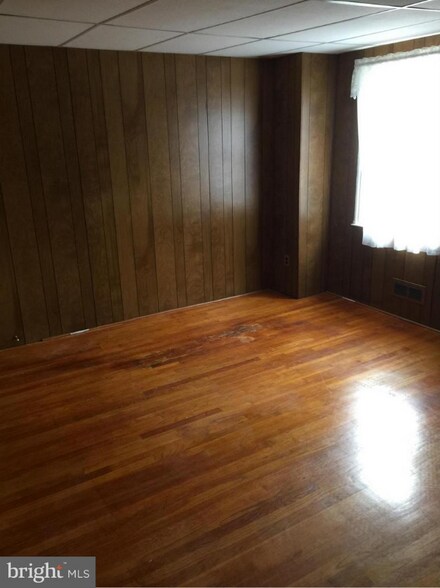 Building Photo - 4014 Balfern Ave