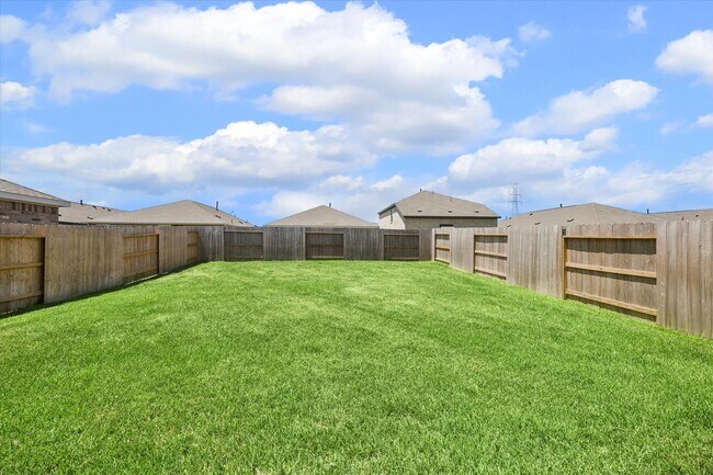 Building Photo - 16847 Spotted Oak Dr