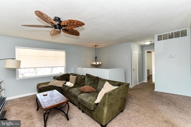 Building Photo - 722 Glenside Dr