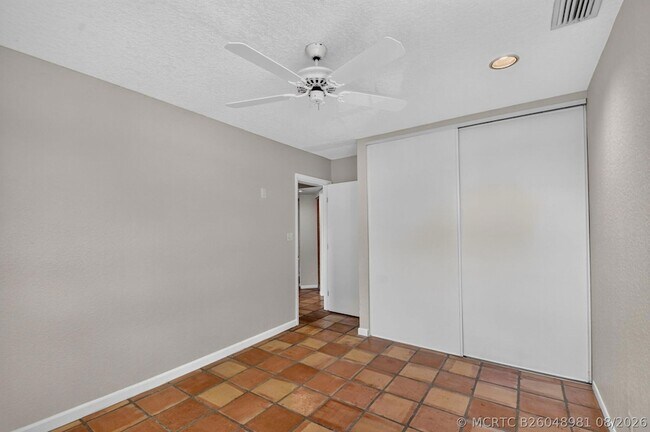 Building Photo - 5451 Verona Dr