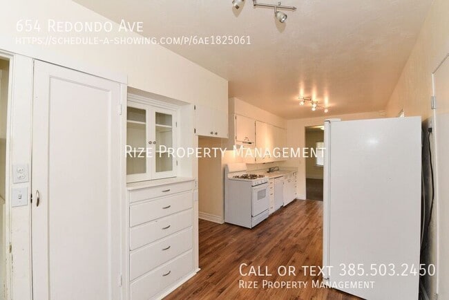 Building Photo - 654 E Redondo Ave