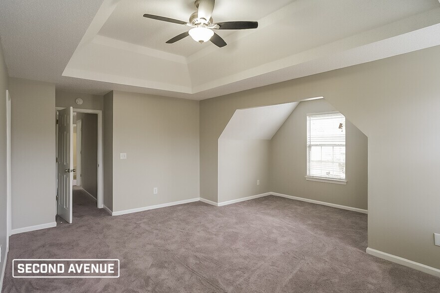 Building Photo - 2851 Knoll View Pl