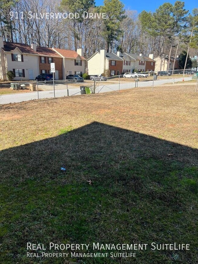 Building Photo - 911 Silverwood Dr