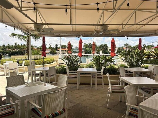 Building Photo - 5600 Collins Ave