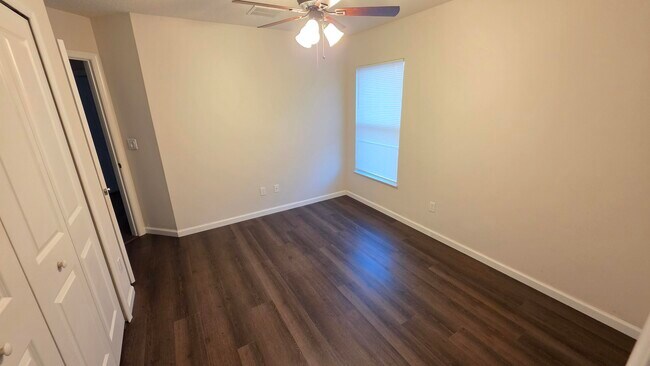 Building Photo - 5834 NW Coosa Dr