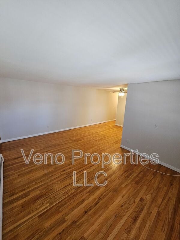 Building Photo - 9/11/13 Village Dr.