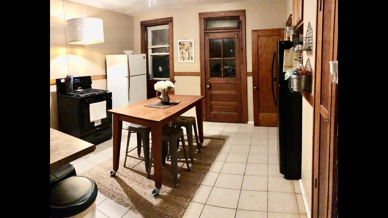 Building Photo - 4241 Ellenwood Ave