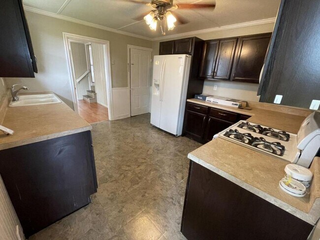 Building Photo - 3 Bedroom 1 Bath in Carlisle, PA!