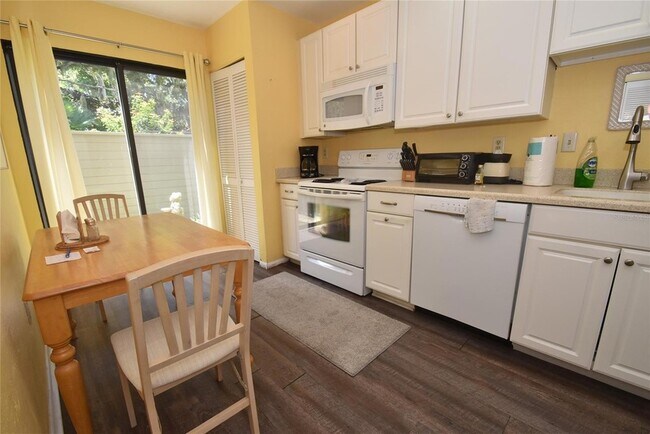 Building Photo - 1516 Pelican Cove Rd