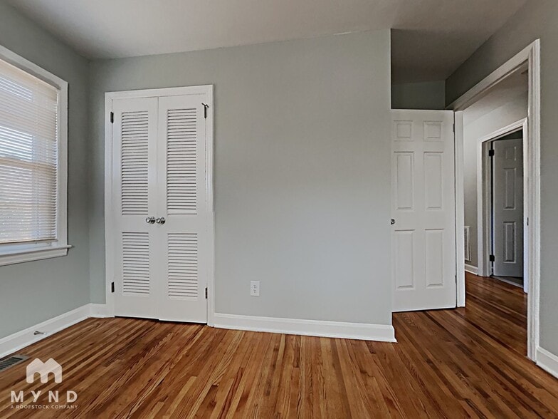 Building Photo - 4010 Crestridge Dr