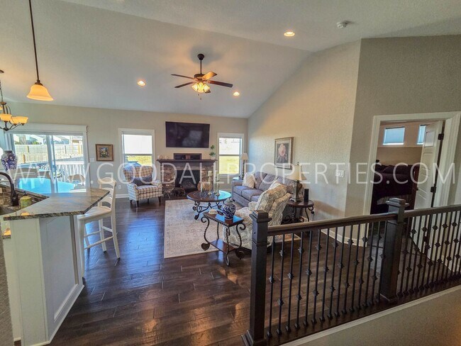 Building Photo - 3 Bed 3 Car Home in Adel with a 3-Car Garage