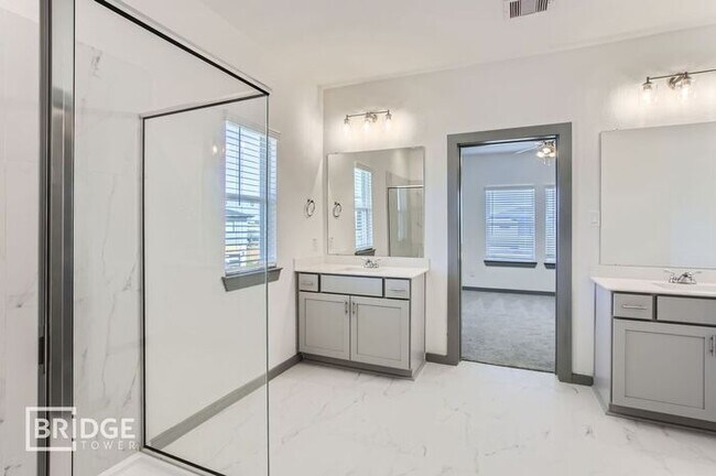 Building Photo - OXFORD-33135 Oak Heights Place, Magnolia, ...