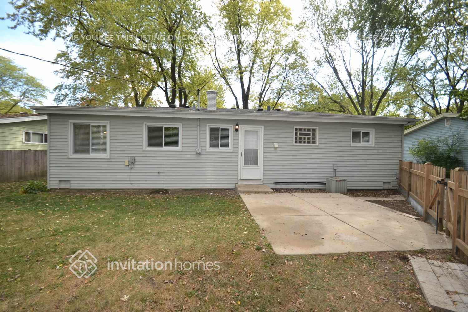 Building Photo - 724 W James St