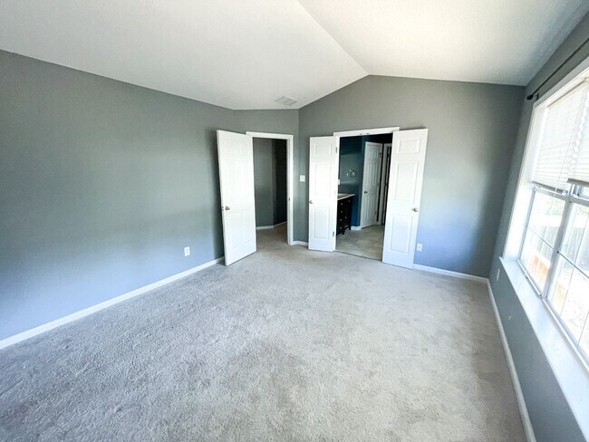 Building Photo - Beautiful fenced in Corner Lot!