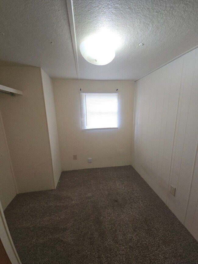 Building Photo - 93 Oakwood Cir