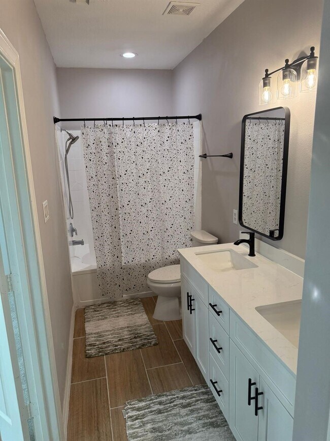 Building Photo - 10366 Panther Point Dr