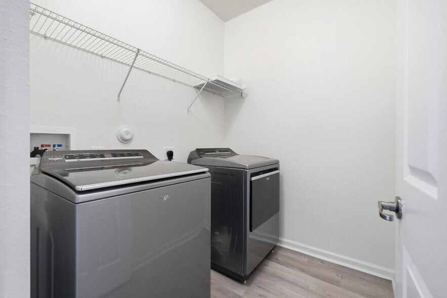 Building Photo - 4501 Mimosa Ter