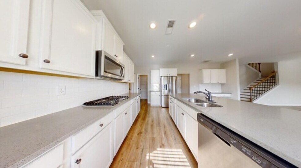 Building Photo - 2101 Forrest Cv