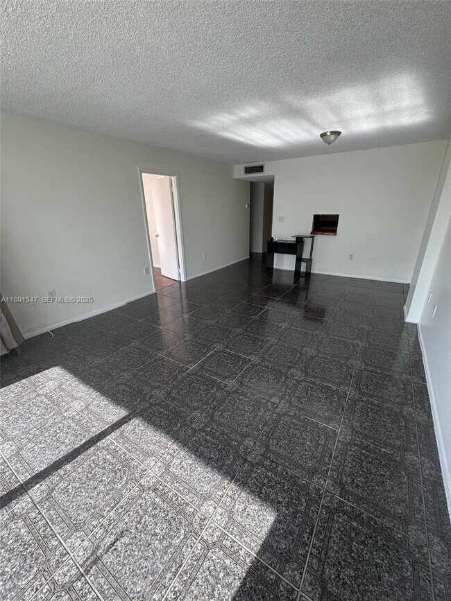 Building Photo - 15600 NW 7th Ave