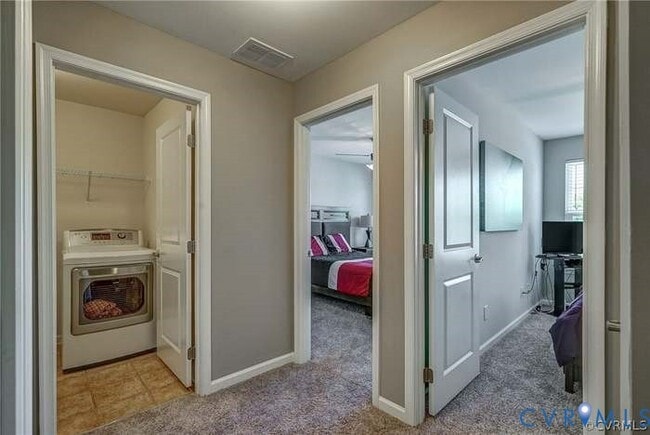 Building Photo - 441 Creekwillow Dr