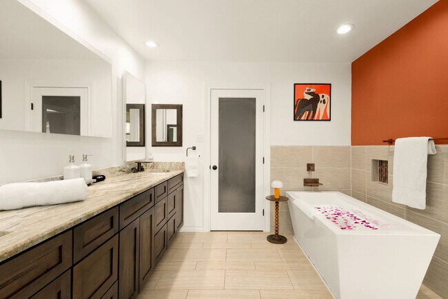 Building Photo - 13702 Yellow Oak Cir