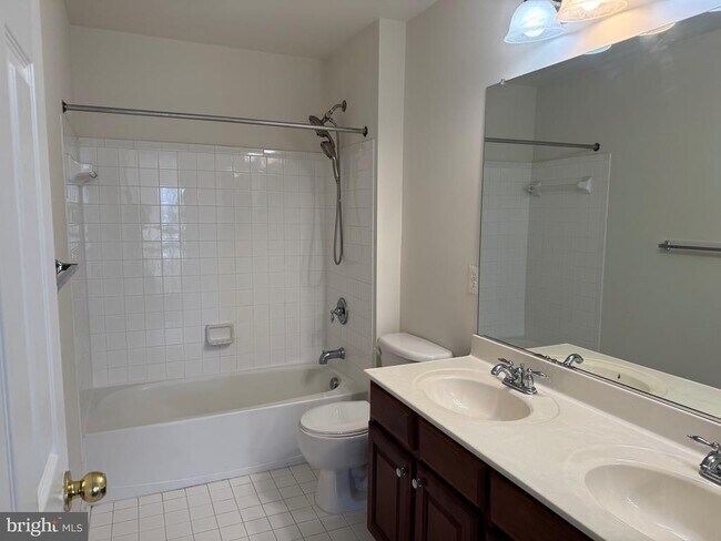 Building Photo - 9719 Inkwood Dr