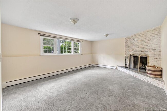 Building Photo - 4 Cranbury Woods Rd
