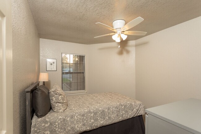 Building Photo - 11306 Cedar Park