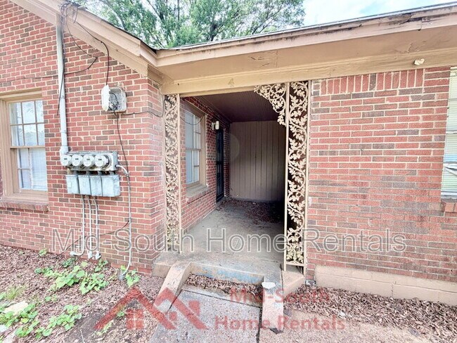Building Photo - 1379 Ferguson Rd