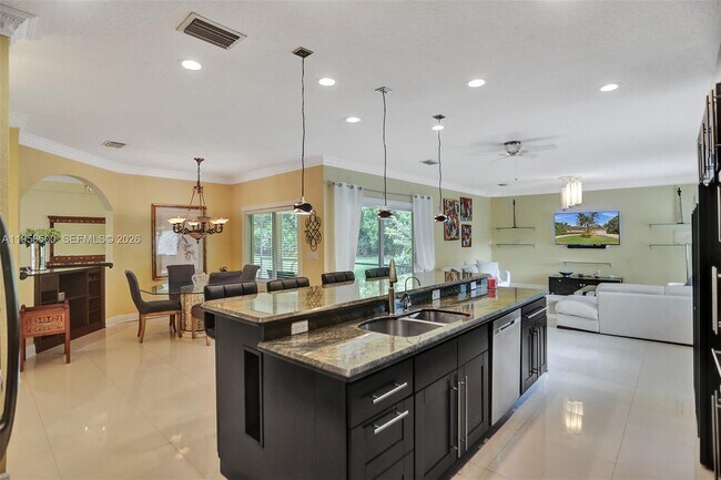 Building Photo - 4750 SW 128th Ave