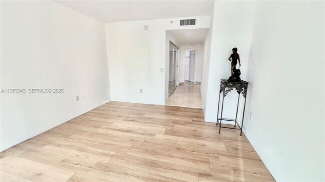 Building Photo - 16400 Collins Ave