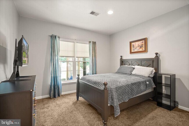 Building Photo - 6050 Smooth Stone Pl