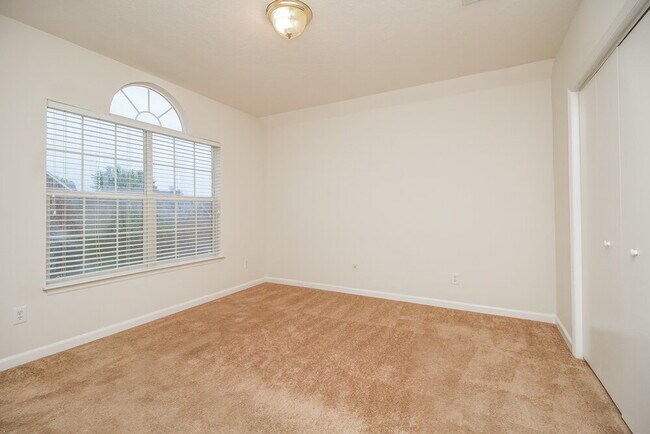 Building Photo - 1133 Phelissa Dr