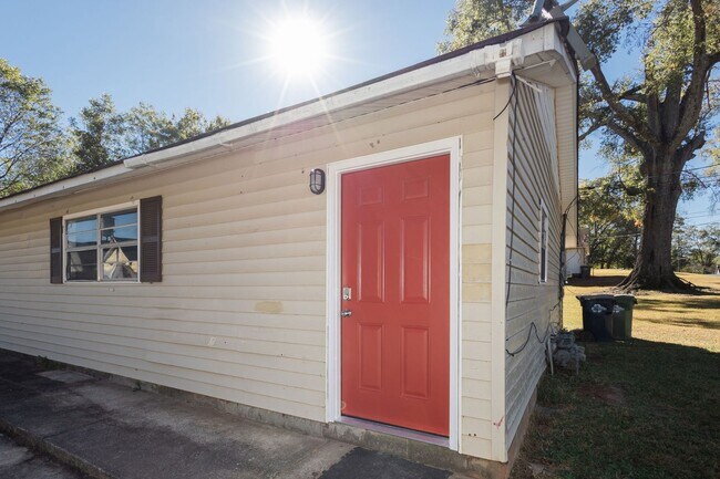 Building Photo - 732-732 Randall St