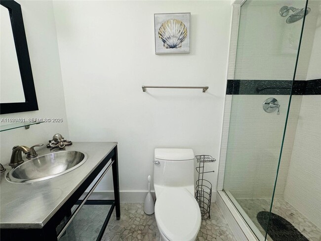 Building Photo - 1987 NE 123rd St