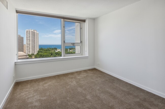 Building Photo - 2728 N Hampden Ct