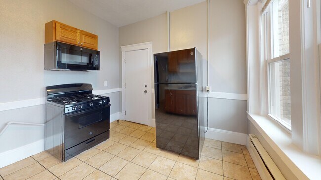 Building Photo - 12 American Legion Hwy