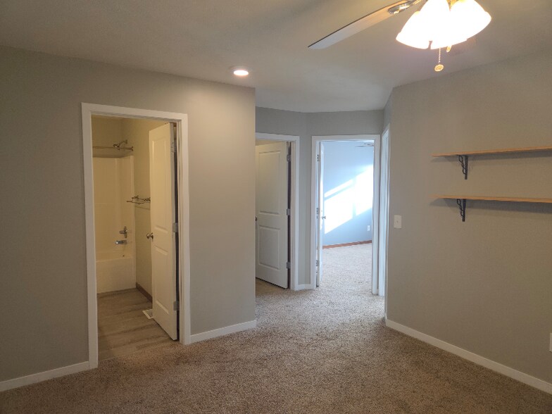 Building Photo - 12263 Xylite St NE