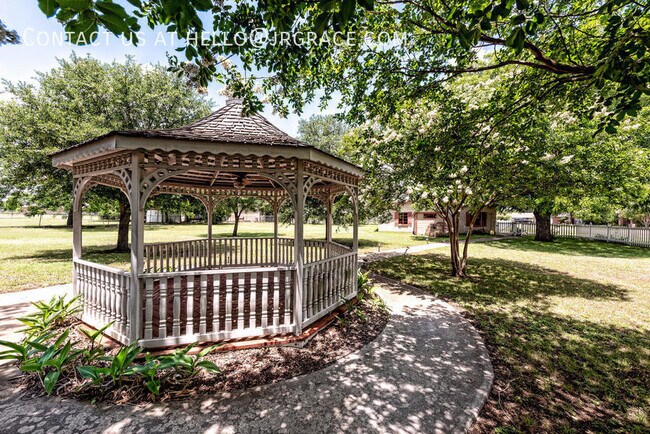 Building Photo - 525 W 4th St