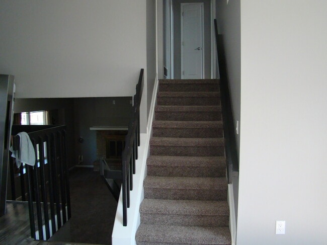 Building Photo - 8825 Boxelder Dr