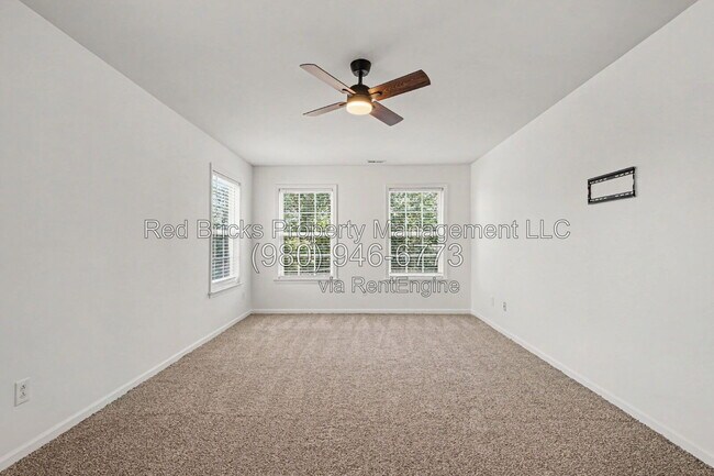 Building Photo - 7864 Whispering Wood Dr