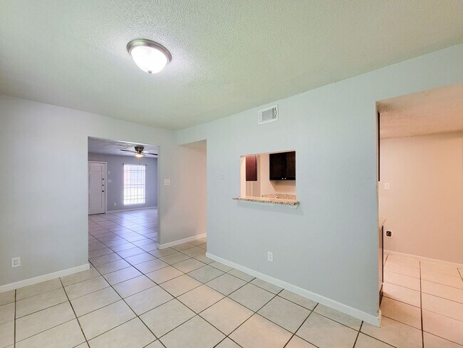 Building Photo - 12330 Ormandy St